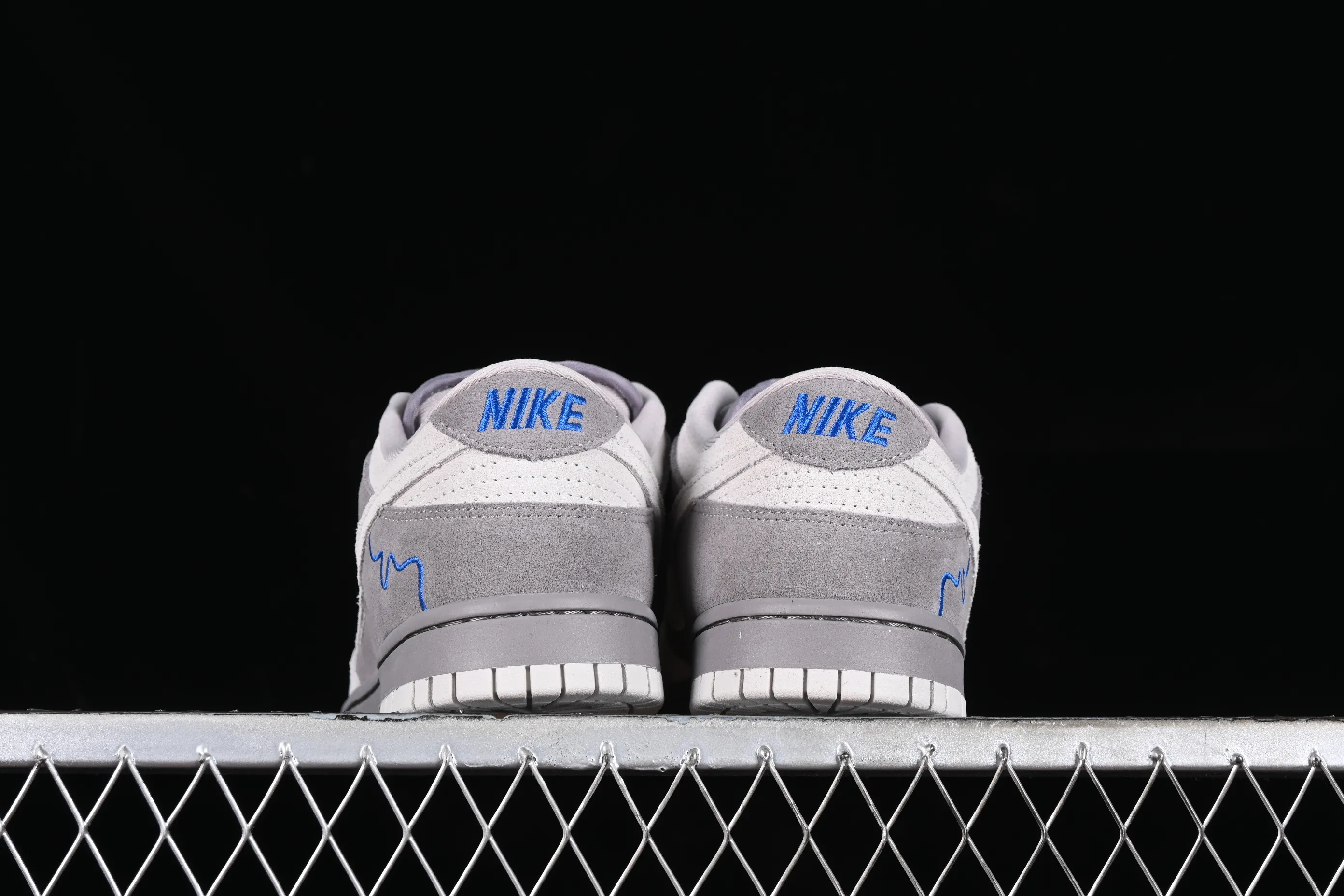 All categories Nk SB Dunk series Nk SB Dunk Low Low-top sneakers Cost-effective version Nk SB Dunk Low Touring the world Fog London SB low-top casual sneakers 308269-111